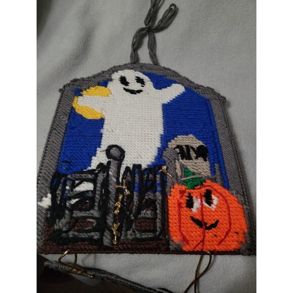 Set 2 Vintage Halloween Needlepoint on Plastic Decoration Pumpkin Ghost Graveyar - Picture 9 of 10